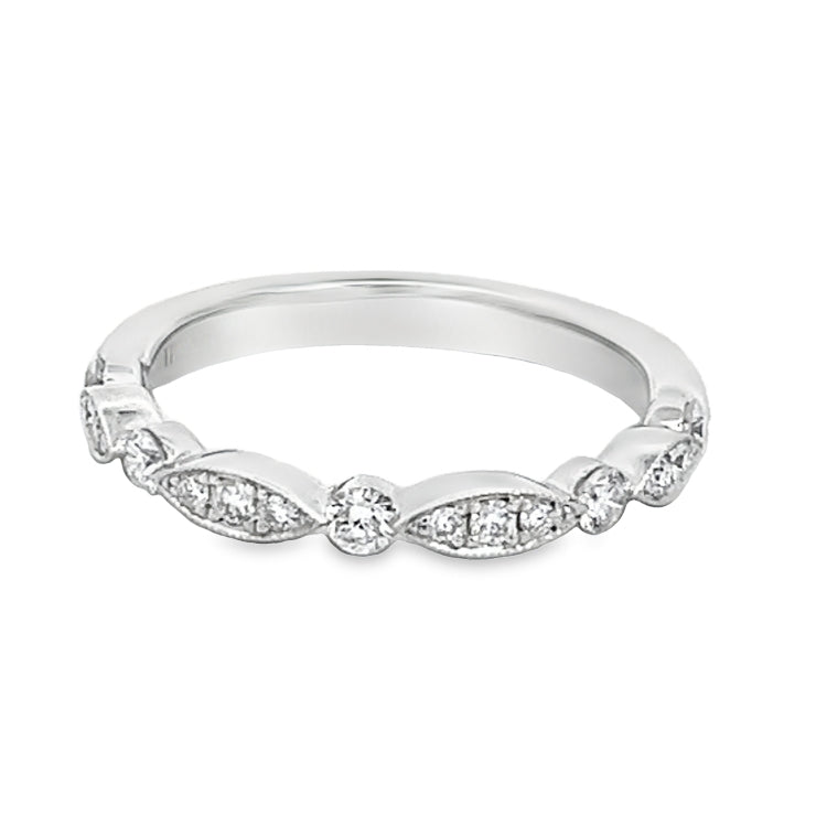 ROUND DIAMONDS 1/3CTW SCALLOP BAND