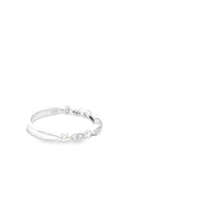 ROUND DIAMONDS 1/3CTW SCALLOP BAND